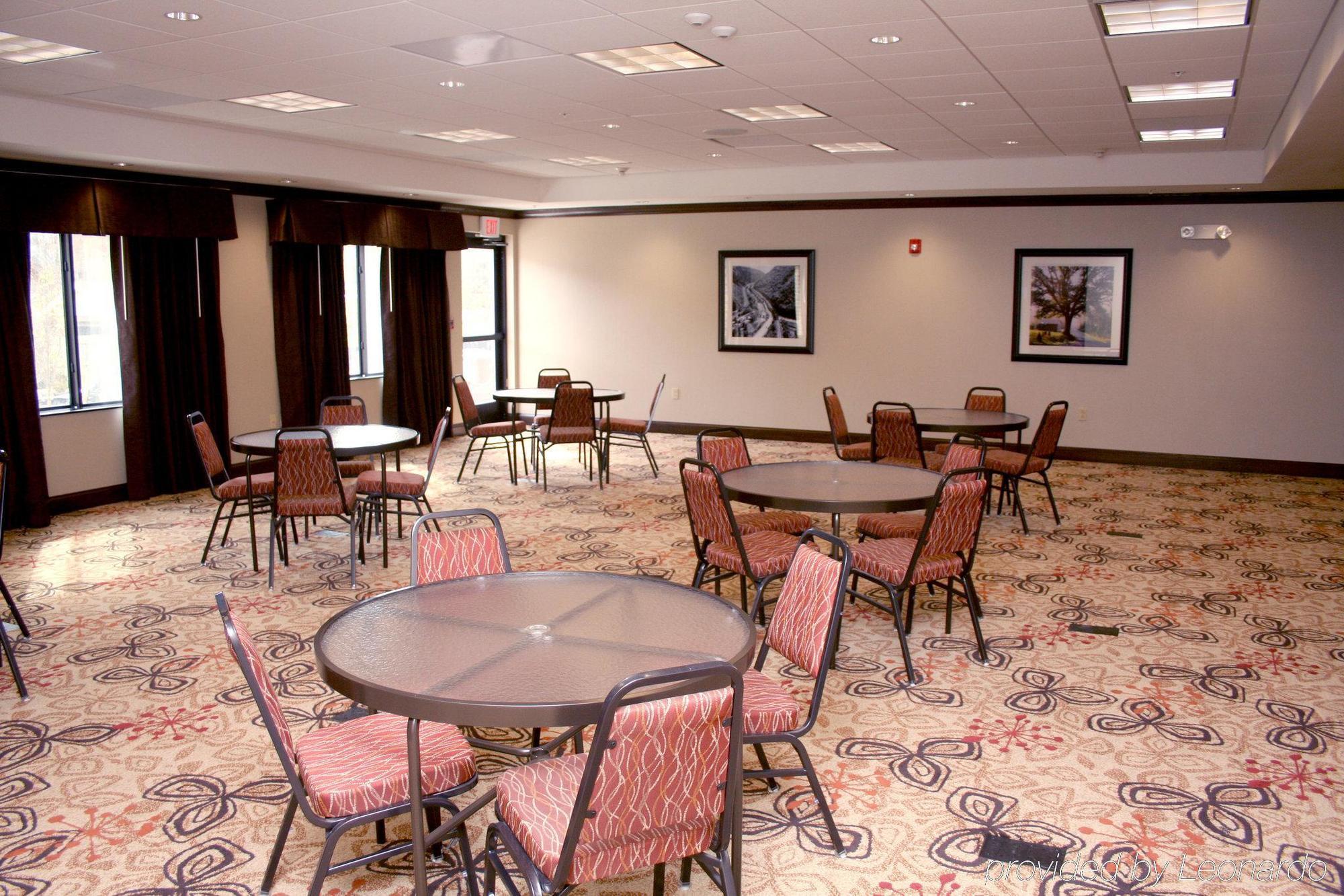 Holiday Inn Express & Suites Cumberland - La Vale By Ihg Dış mekan fotoğraf